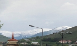 07.05.2022-ci il tarixində Gədəbəy rayonunun dağlarının qarlı mənzərəsi