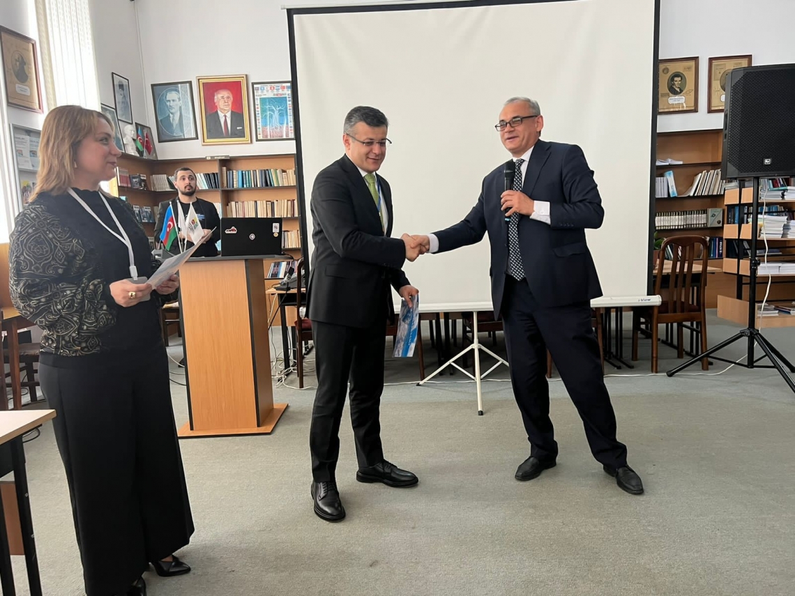 Odlar Yurdu Universitetində "İqlim dəyişmələri " mövzusunda maarifləndirici seminar keçirilib